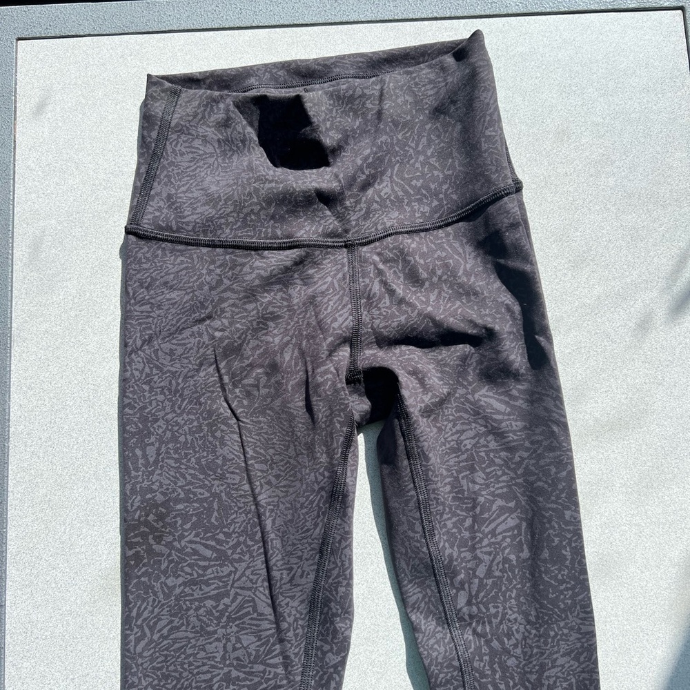Lululemon Wunder Under 25” Leggings Size 2